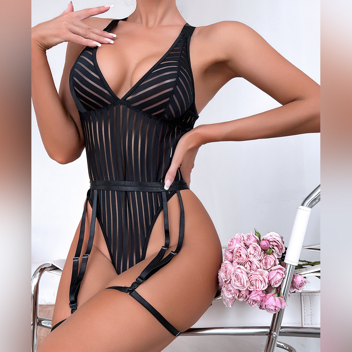Striped splicing and gathering perspective backless onesie